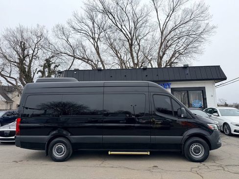 Used 2020 Mercedes-Benz Sprinter 2500 w/ Premium Plus Package image 7
