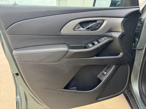 Used 2023 Chevrolet Traverse LT image 4