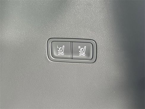 Certified 2025 Hyundai Santa Fe SEL image 33
