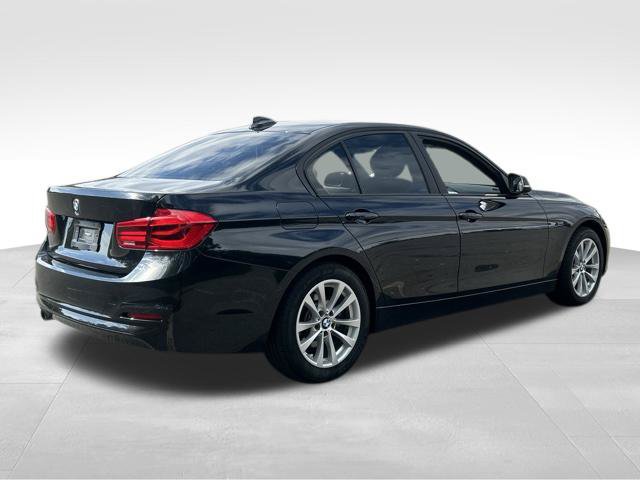 Used 2018 BMW 320i xDrive Sedan AWD/4WD image 6