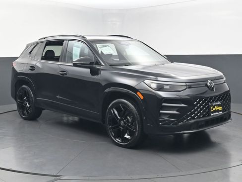 Used 2025 Volkswagen Tiguan SE R-Line AWD/4WD image 3