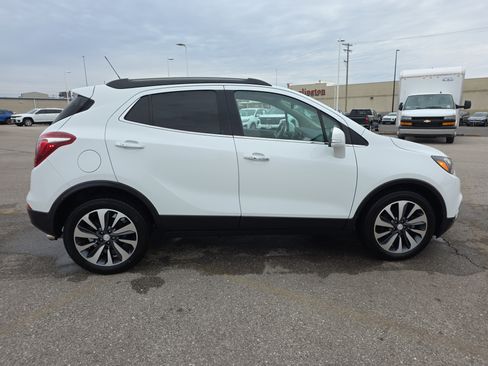 Used 2019 Buick Encore Essence image 2