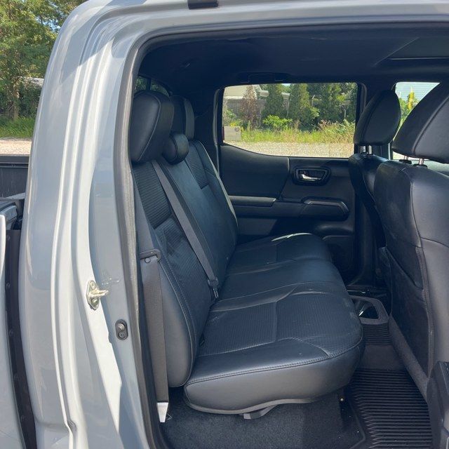 Used 2019 Toyota Tacoma TRD Off-Road AWD/4WD image 14
