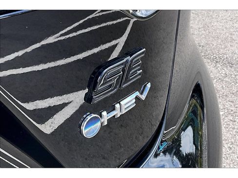 Used 2025 Toyota Corolla SE w/ SE Premium Package AWD/4WD image 8