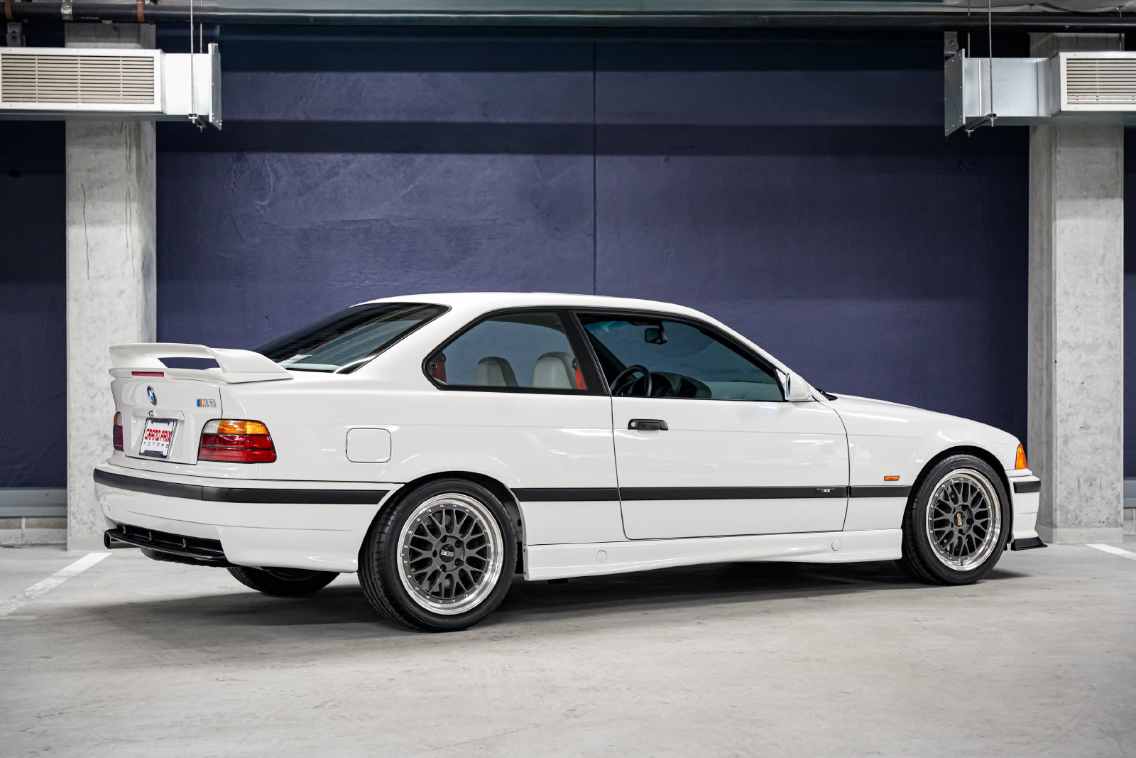 Used 1997 BMW M3 Coupe RWD image 3