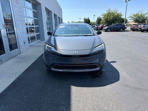 Certified 2024 Toyota Prius XLE FWD image 3