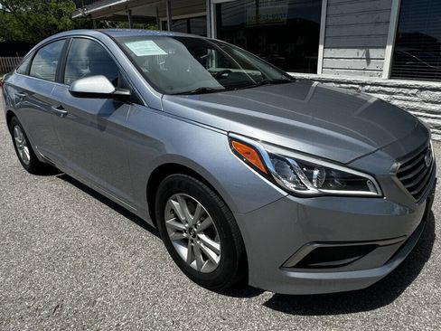 Used 2017 Hyundai Sonata SE image 12