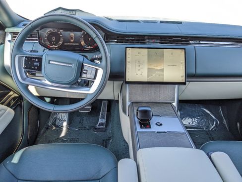 New 2025 Land Rover Range Rover SV image 15