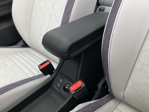 New 2026 MINI Cooper 2-Door Hardtop FWD image 34