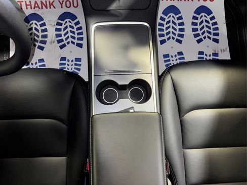 Used 2024 Tesla Model Y Long Range image 24