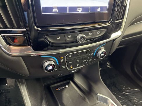 Used 2023 Chevrolet Traverse LT image 33