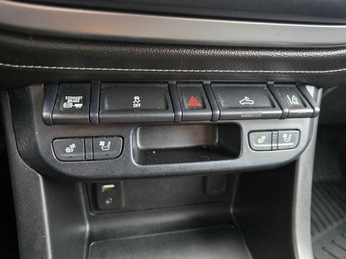 Used 2017 GMC Canyon Denali image 33