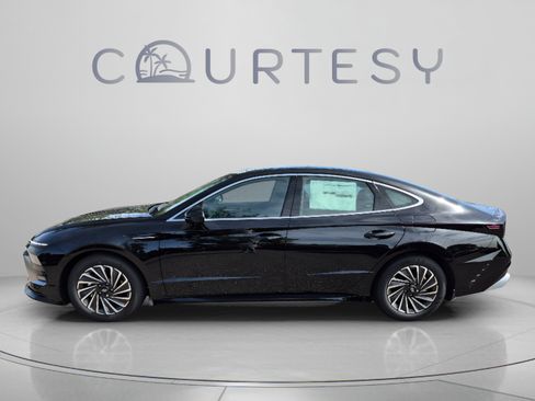 New 2026 Hyundai Sonata SEL FWD image 2