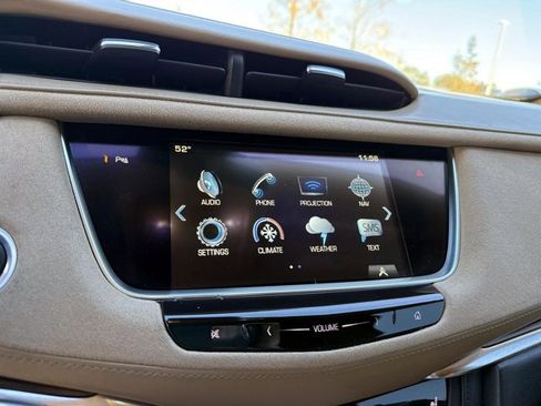 Used 2017 Cadillac XT5 Platinum image 25