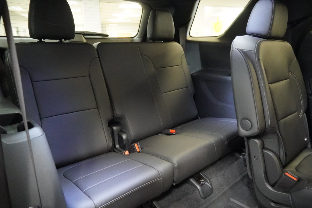 Used 2023 Chevrolet Traverse LT w/ LT Premium Package AWD/4WD image 42