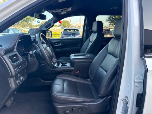 Used 2024 Chevrolet Suburban RST RWD image 7