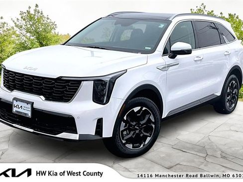 Certified 2025 Kia Sorento S w/ Panoramic Sunroof Package image 1