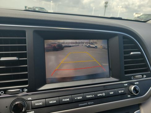 Used 2017 Hyundai Elantra SE FWD image 29