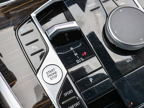 Used 2024 BMW X7 xDrive40i image 24