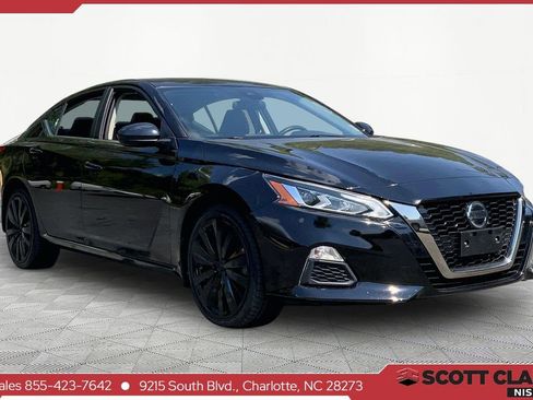 Used 2021 Nissan Altima 2.5 SR AWD/4WD image 1