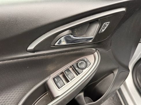 Used 2018 Chevrolet Malibu LS image 5