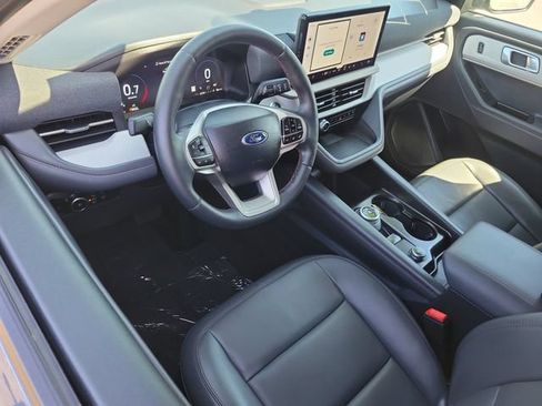 Used 2026 Ford Explorer Active w/ Active Comfort Package RWD image 6