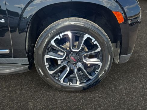Used 2022 GMC Yukon XL SLT w/ Max Trailering Package AWD/4WD image 14