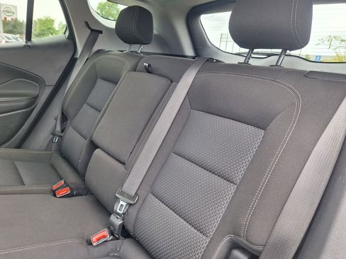 Used 2024 GMC Terrain SLE FWD image 25