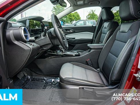 Used 2025 Chevrolet Trax LT w/ LT Convenience Package FWD image 22