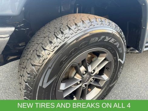 Used 2018 Jeep Wrangler Unlimited Sport AWD/4WD image 4