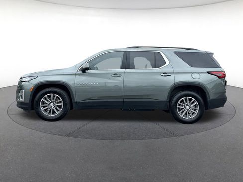 Used 2022 Chevrolet Traverse LT FWD image 2