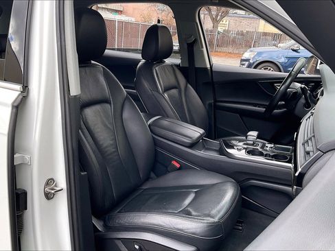 Used 2017 Audi Q7 3.0T Premium Plus w/ Premium Plus Package image 6