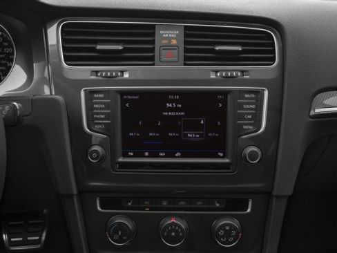 Used 2017 Volkswagen Golf Alltrack SEL image 10