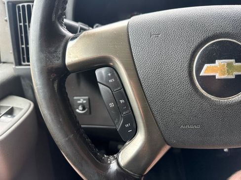 Used 2018 Chevrolet Express 3500 w/ Power Convenience Package RWD image 12