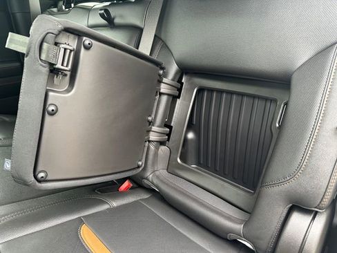 Used 2023 GMC Sierra 1500 AT4 w/ AT4 Preferred Package image 16