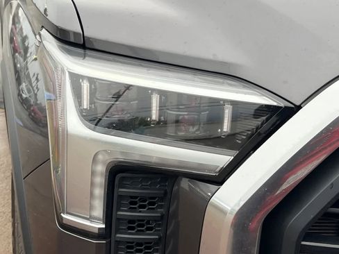 Used 2022 Toyota Tundra Limited image 8