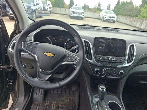 Used 2018 Chevrolet Equinox Premier image 11