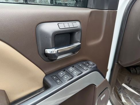 Used 2018 Chevrolet Silverado 1500 LTZ Z71 w/ LTZ Plus Package AWD/4WD image 11