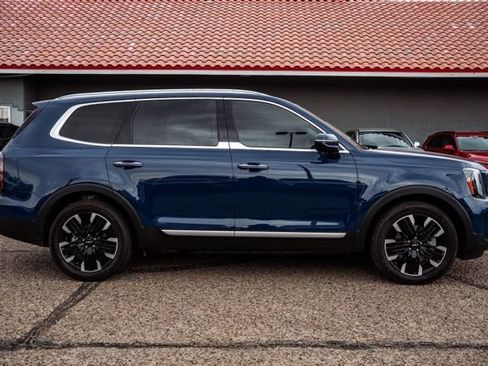 Used 2025 Kia Telluride SX Prestige AWD/4WD image 4