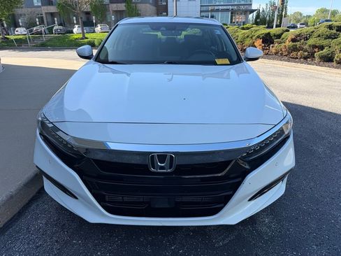 Used 2018 Honda Accord Touring image 11