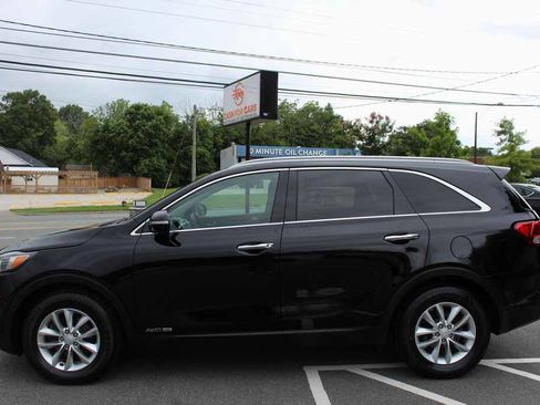 Used 2017 Kia Sorento AWD image 10