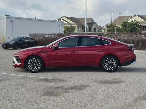 Used 2025 Hyundai Sonata Limited FWD image 9