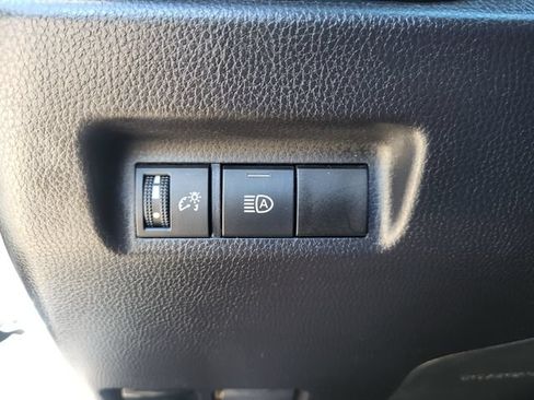 Used 2025 Toyota RAV4 XLE FWD image 21