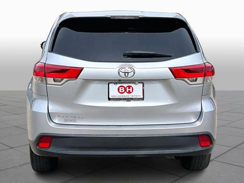 Used 2019 Toyota Highlander LE image 5