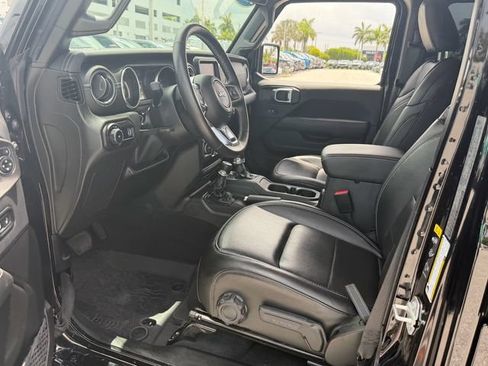 Used 2023 Jeep Wrangler Unlimited Sahara w/ Cold Weather Group AWD/4WD image 7
