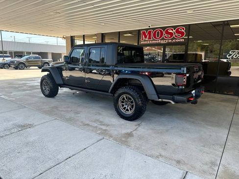 Used 2024 Jeep Gladiator Mojave w/ Technology Group AWD/4WD image 6