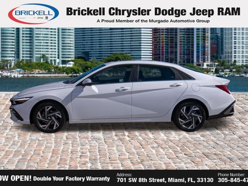Used 2025 Hyundai Elantra Limited FWD image 9