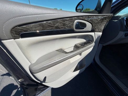 Used 2014 Buick Enclave Convenience FWD image 19