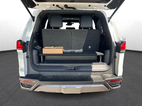 New 2026 Lexus LX 700h Luxury AWD/4WD image 11