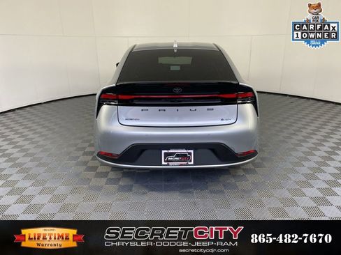 Used 2025 Toyota Prius LE FWD image 6